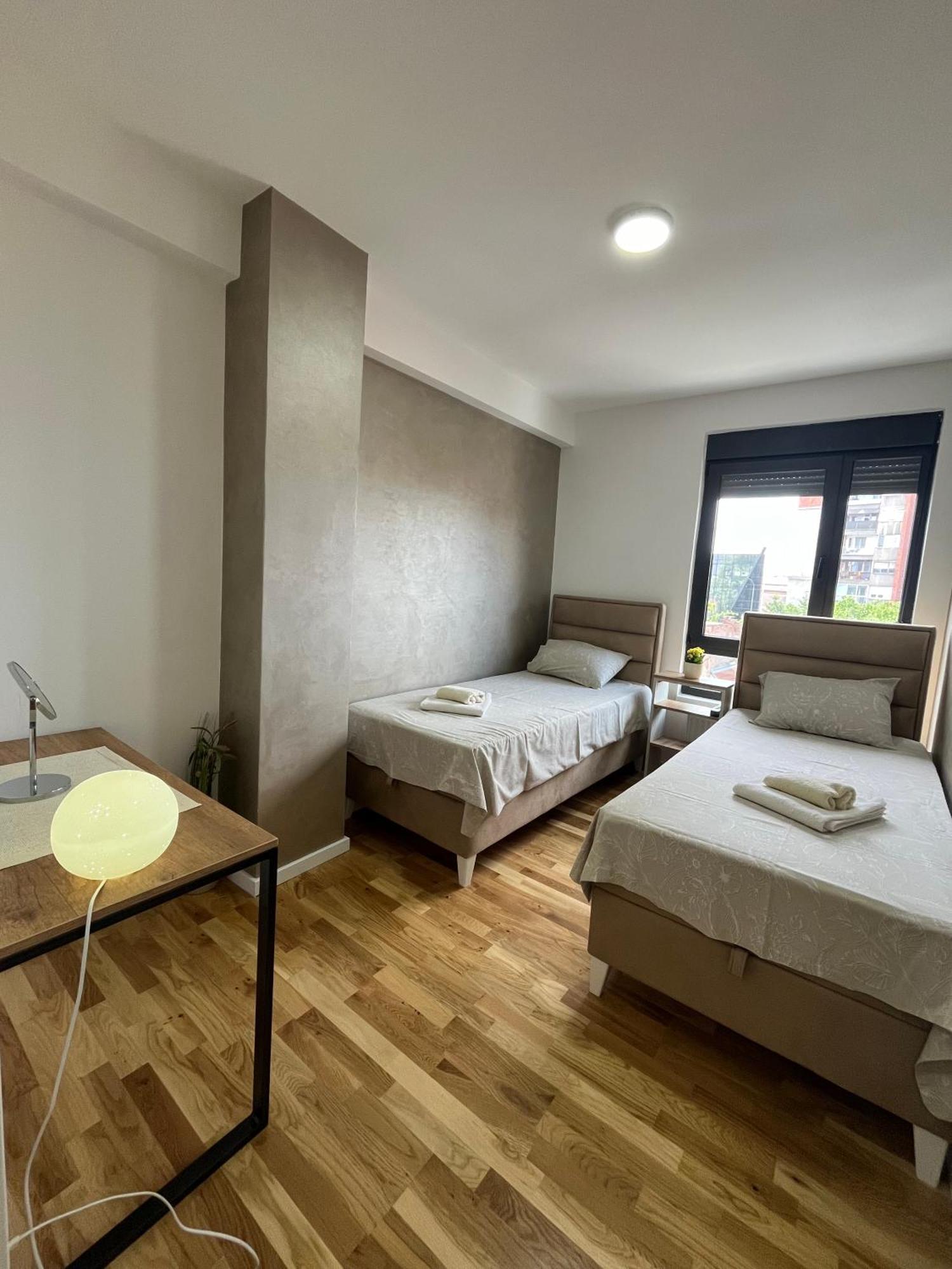 Lux 12 Center, Free Parking Διαμέρισμα Ni